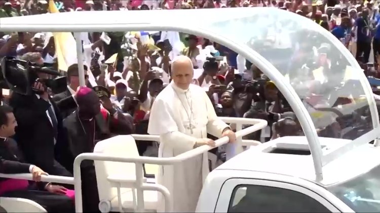 Pope Leo draws huge crowd in Douala