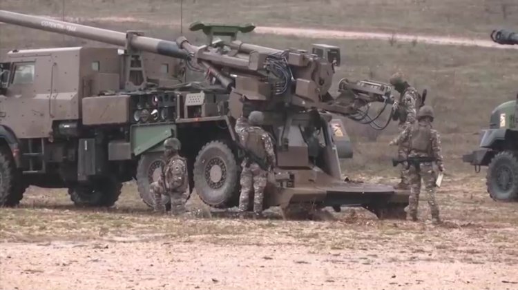 France boosts defence spending plan