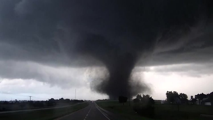 Tornadoes hit Oklahoma, injure several
