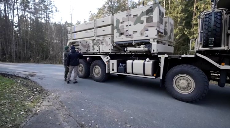 Ukraine receives new German air defense