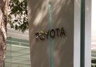 Toyota raises forecast, plans stock buyback
