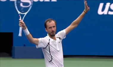 Medvedev and Pegula advance at U.S. Open