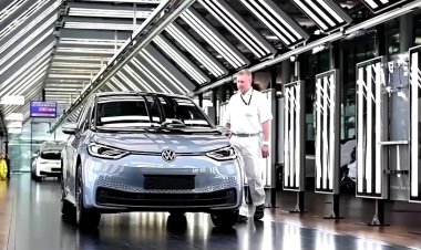 Lower Saxony leader backs Volkswagen industry
