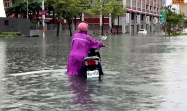 Taiwan's south endures severe floods