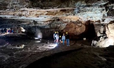Bosnia's Vjetrenica cave offers heat relief