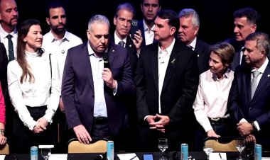 Brazil's Flavio Bolsonaro names running mate
