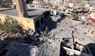 Gaza mosque damaged in Israeli strike