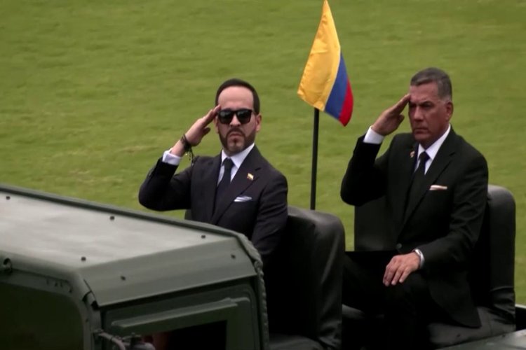 Colombia's president overhauls security command