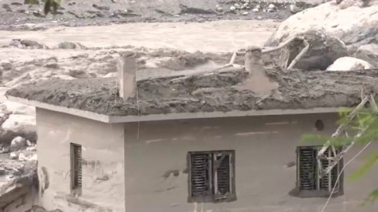 Nepal floods kill 270, thousands missing