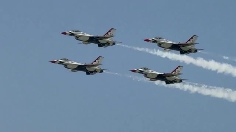 Thunderbirds soar at Rochester Airshow
