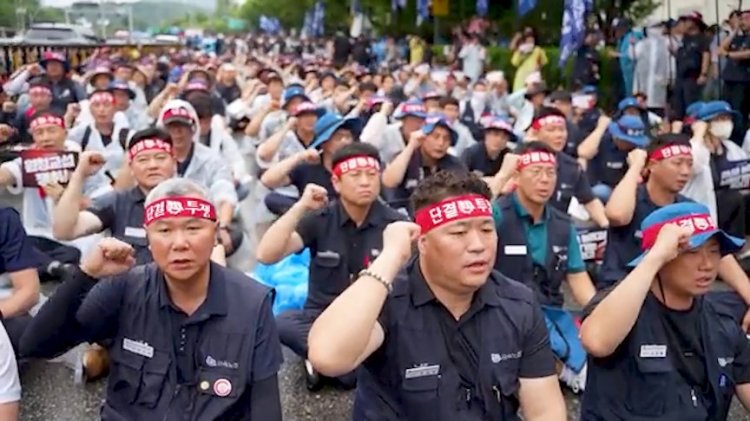 Hyundai union stages first full strike in a decade
