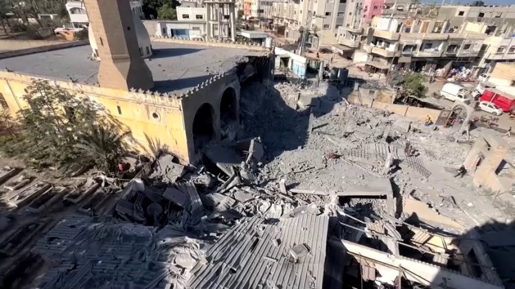 Gaza mosque damaged in Israeli strike