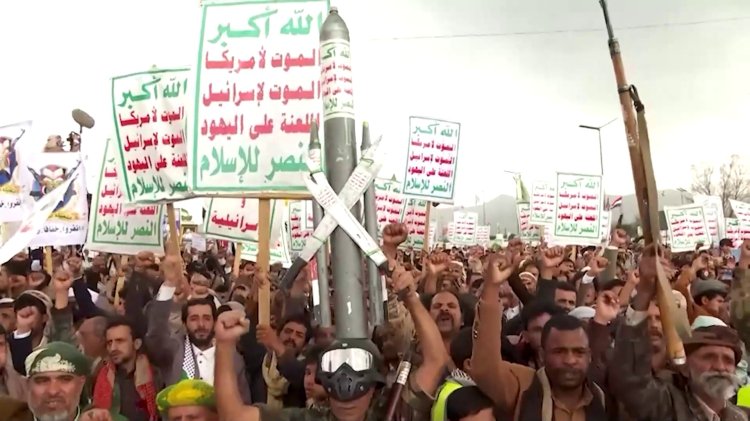 Houthis claim major strike on Saudi-backed forces