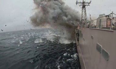 U.S. Navy Sinks Warship with SM-6 Missile