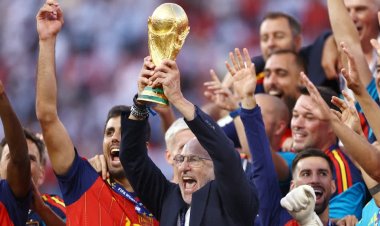 Spain extends national coach's contract to 2030