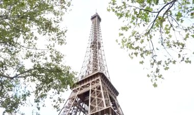Paris landmark reopens after staff strike