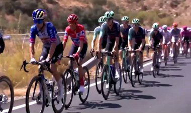 Mas extends Vuelta lead, Omrzel wins stage 12