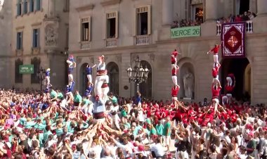 Barcelona's human towers reach new heights