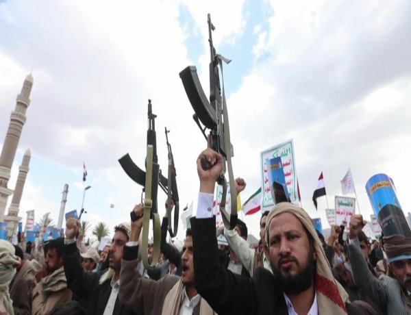 Sanaa protests against regional escalation