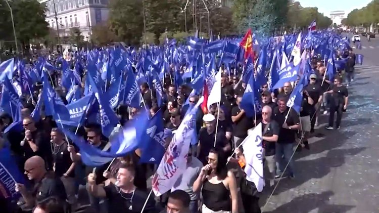 Paris police demand improved pay
