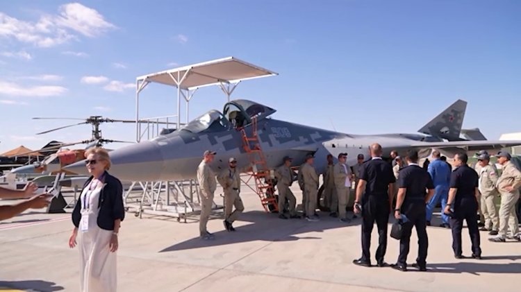 Egypt hosts global aerospace showcase