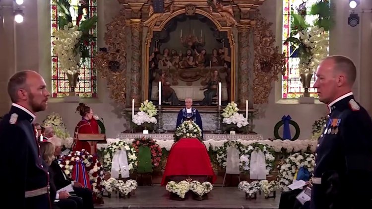 King Harald's Funeral: Royal Family Greets Public